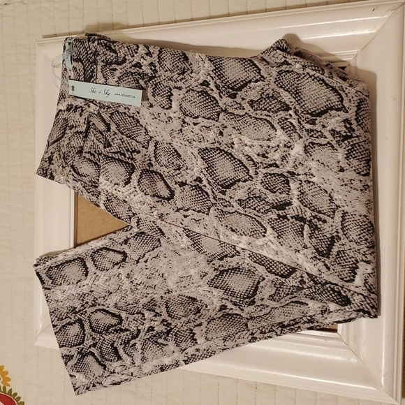 NWT She + Sky snakeskin pants size Small - Picture 2 of 9